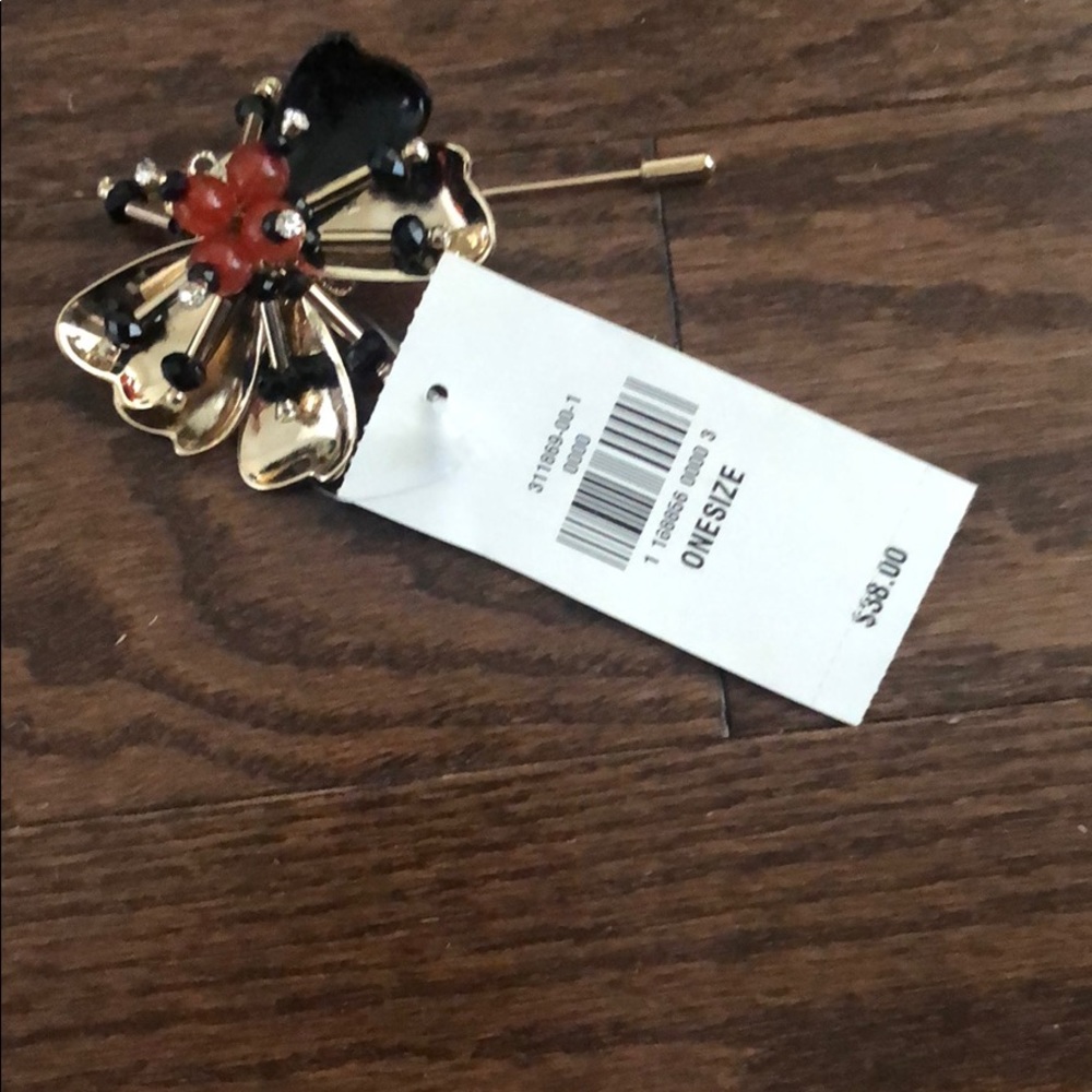 Banana Republic pin